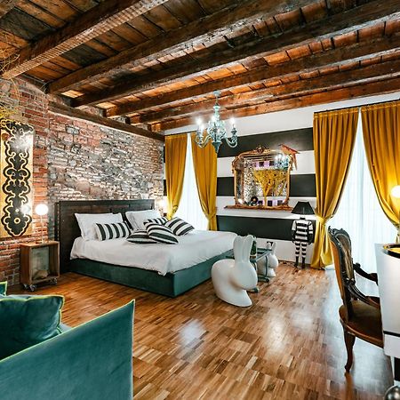 Aurum - Como Luxury Suites Ngoại thất bức ảnh