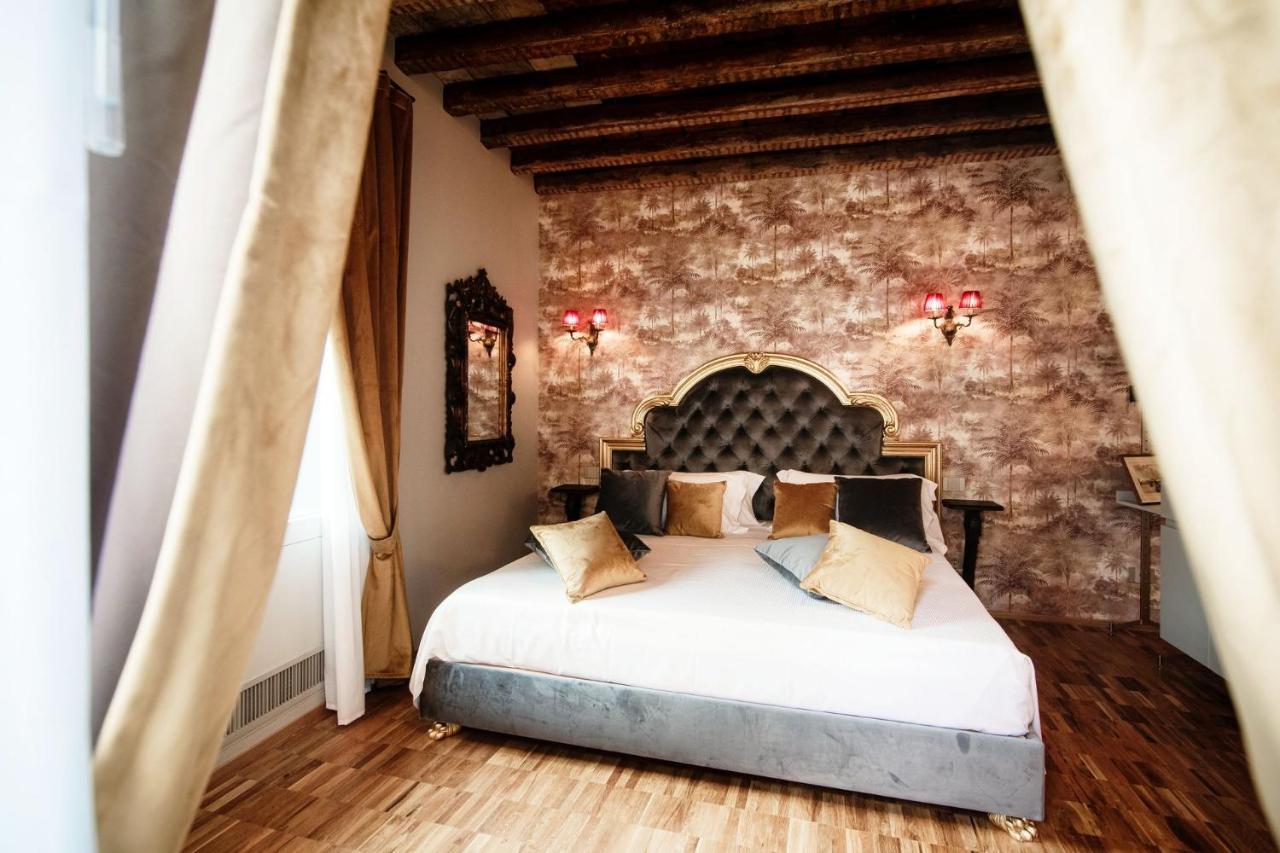Aurum - Como Luxury Suites Phòng bức ảnh