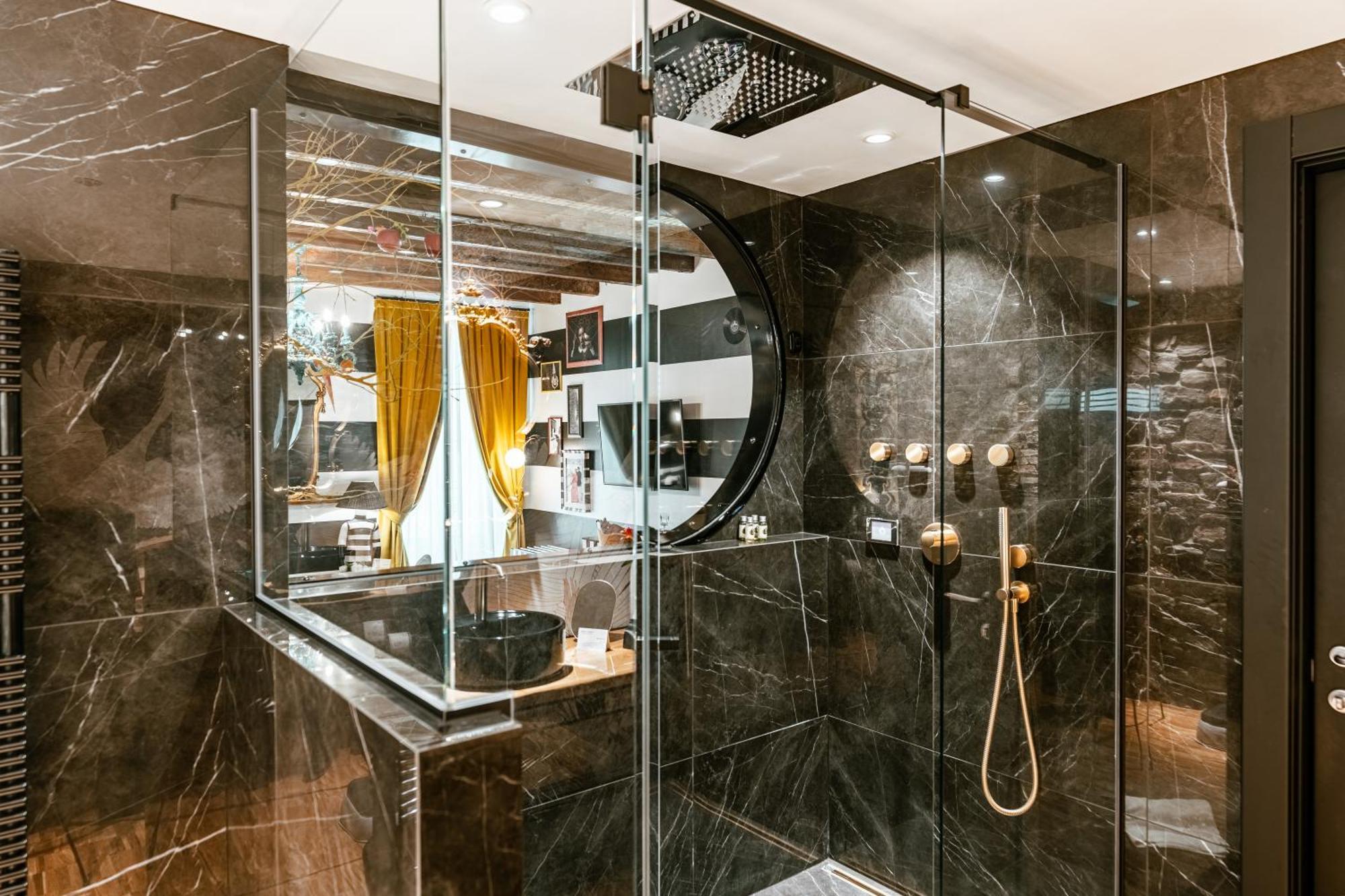 Aurum - Como Luxury Suites Ngoại thất bức ảnh